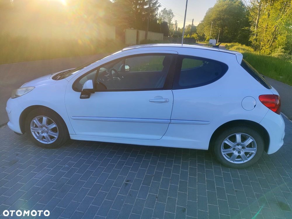 Peugeot 207 1.4 HDi Presence - 1