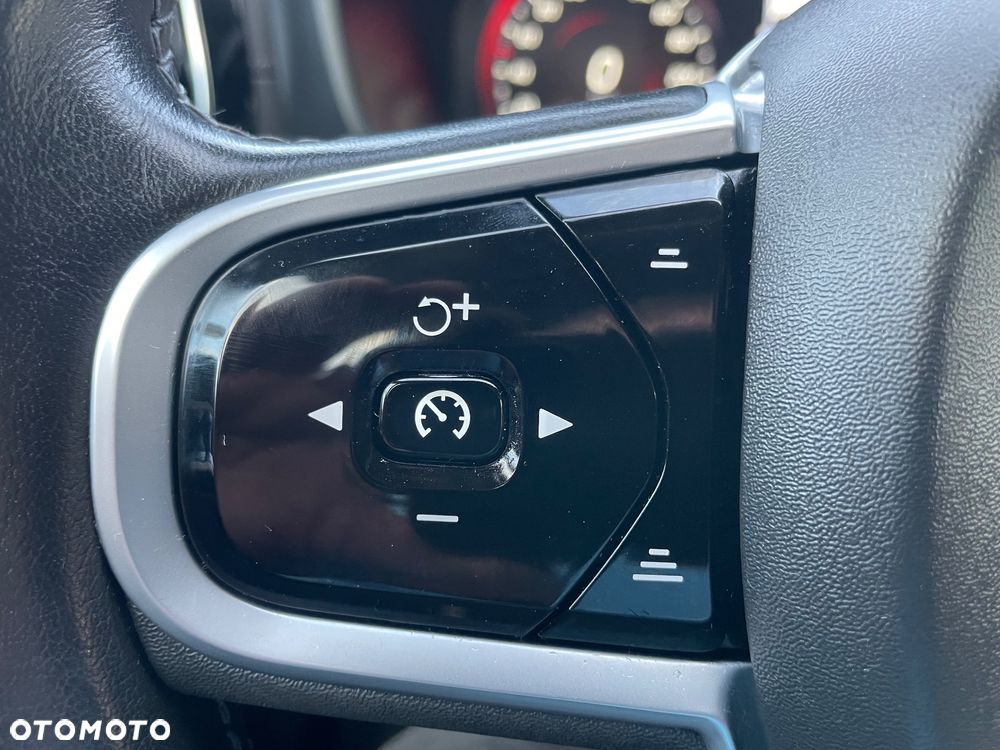 Volvo XC 60 B4 D AWD Geartronic Inscription - 30