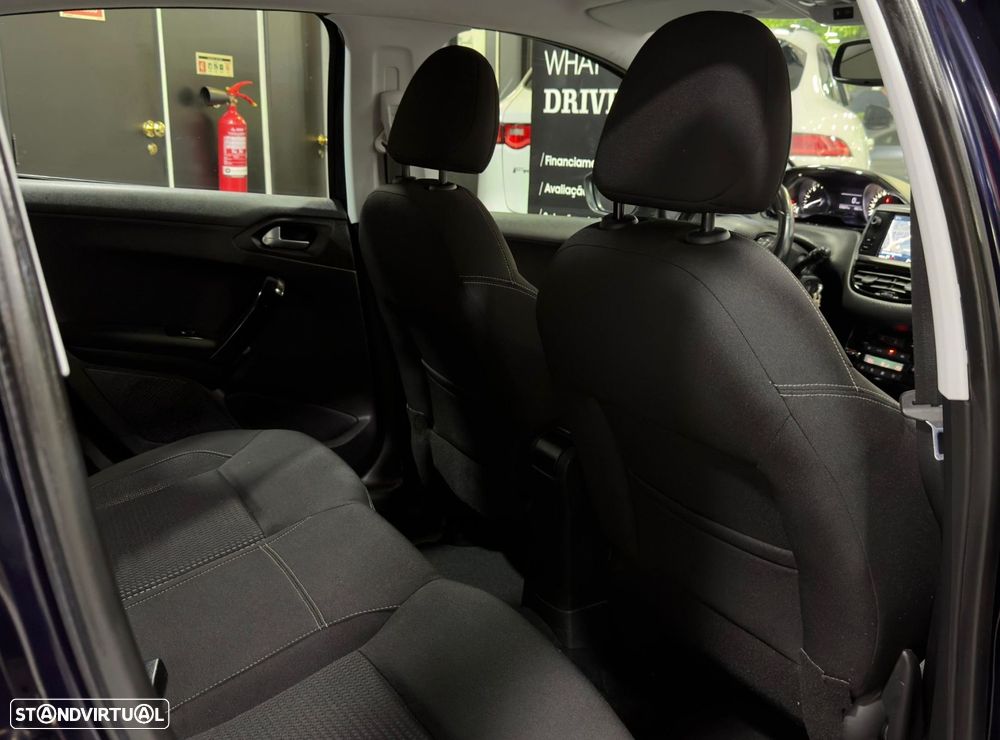Peugeot 208 1.5 BlueHDi Allure - 31