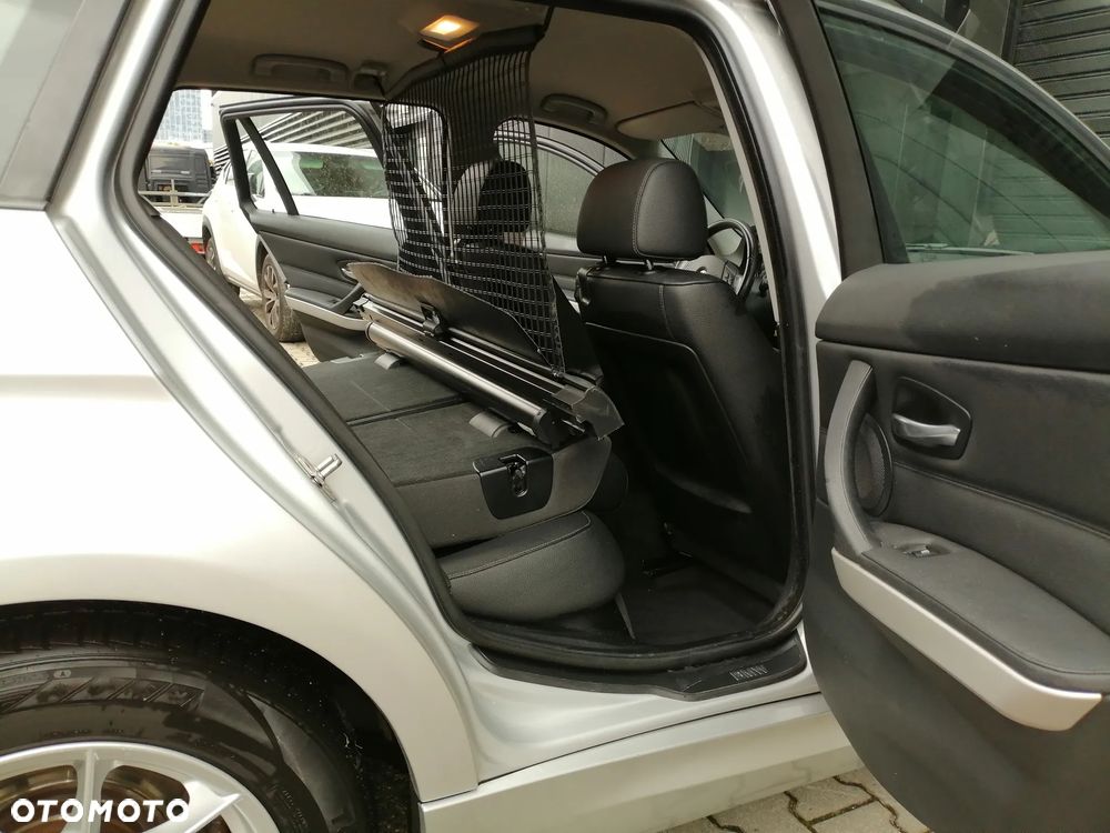 BMW Seria 3 318d Touring - 8