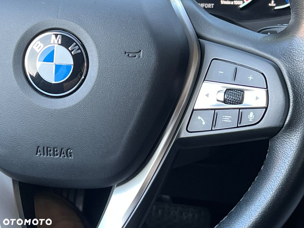 BMW Seria 3 320d xDrive - 19