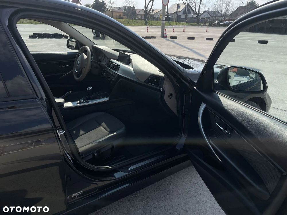 BMW Seria 3 - 13
