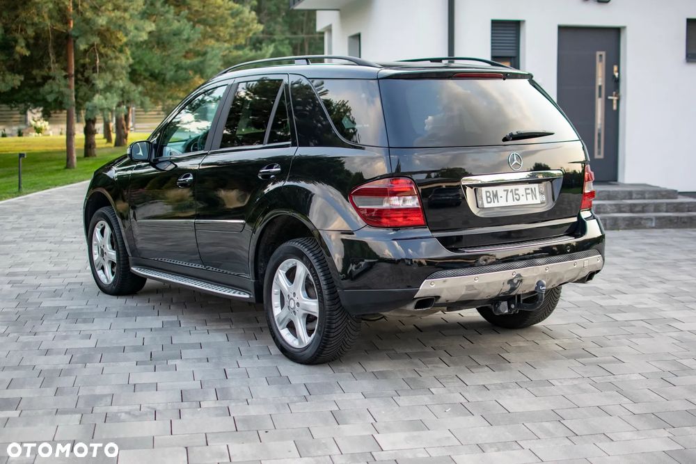 Mercedes-Benz ML 320 CDI 4Matic 7G-TRONIC DPF Edition 10 - 24