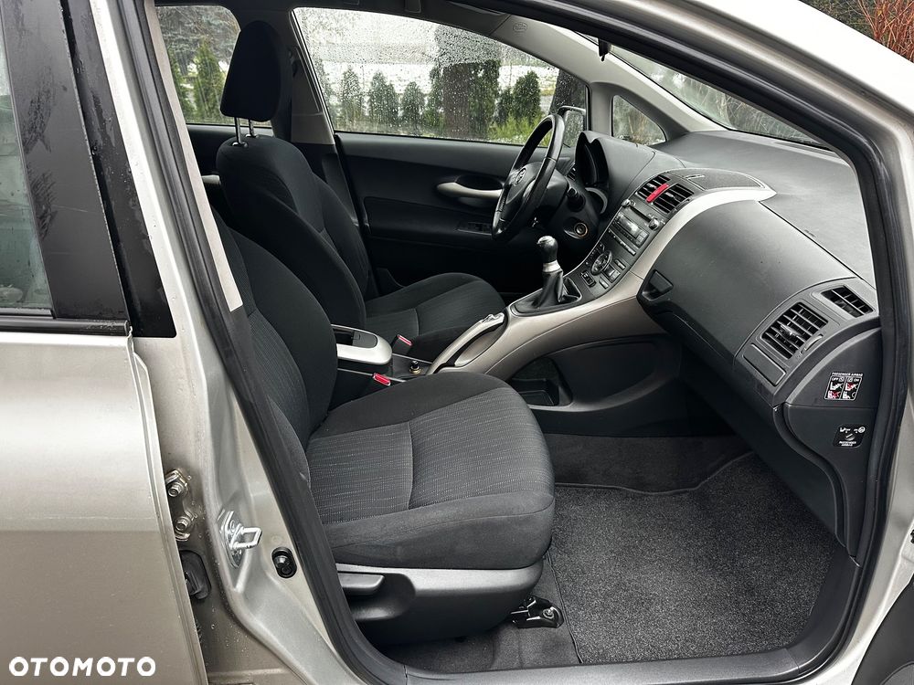 Toyota Auris 1.6 VVT-i Executive - 6