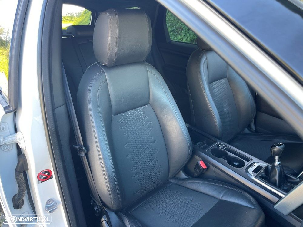 Land Rover Discovery Sport 2.0 TD4 HSE Luxury - 34