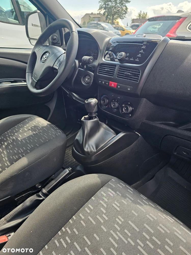 Opel COMBO - 12