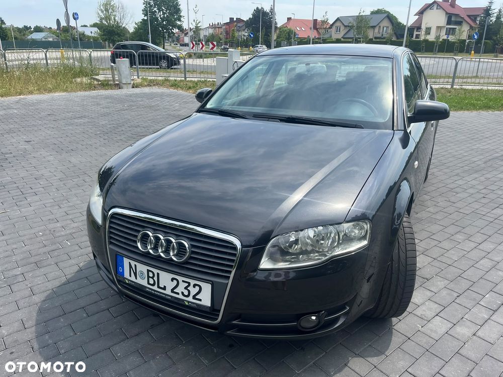 Audi A4 Limousine - 4