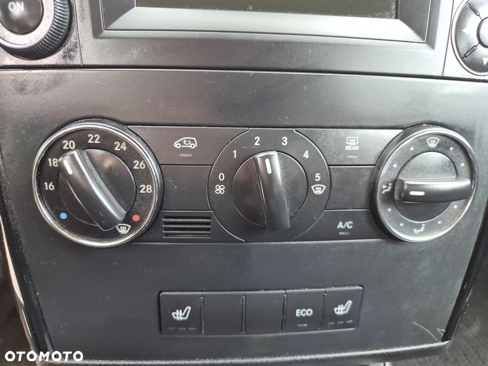 Mercedes-Benz Klasa A 160 BlueEFFICIENCY Elegance Special Edition - 18