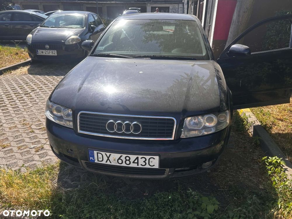 Audi A4 Limousine - 1