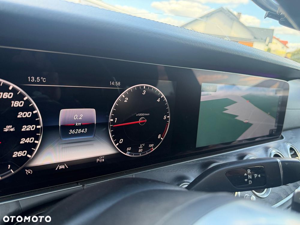 Mercedes-Benz Klasa E 220 d 9G-TRONIC AMG Line - 20