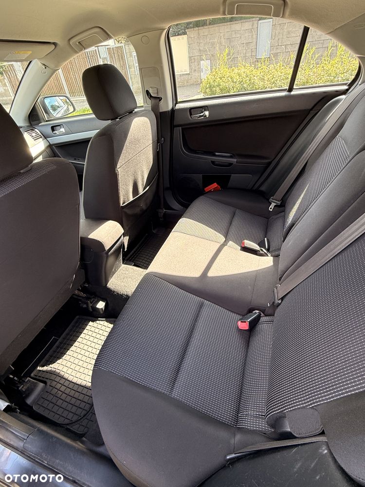 Mitsubishi Lancer 1.8 Invite - 14