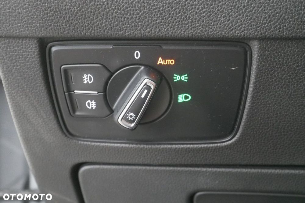Volkswagen Passat Variant 2.0 TSI Elegance DSG - 32