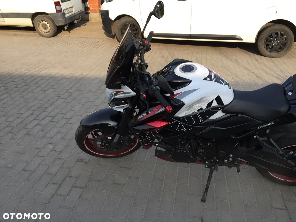 Suzuki GSX - 8