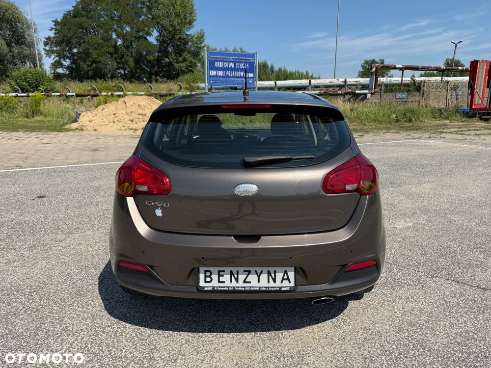 Kia Ceed 1.4 CVVT Dream Team Edition - 32