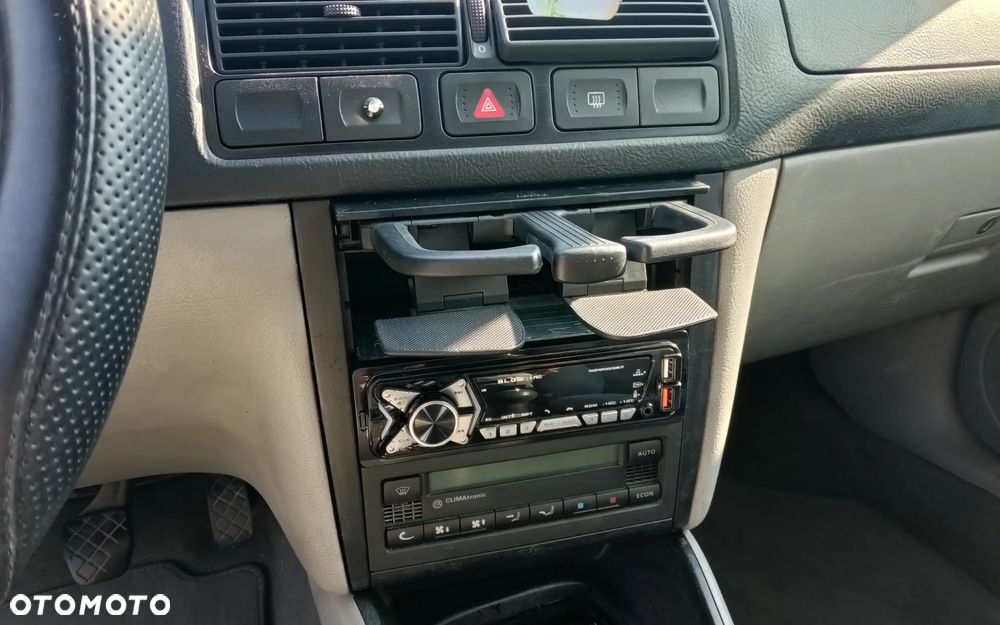 Volkswagen Golf - 8