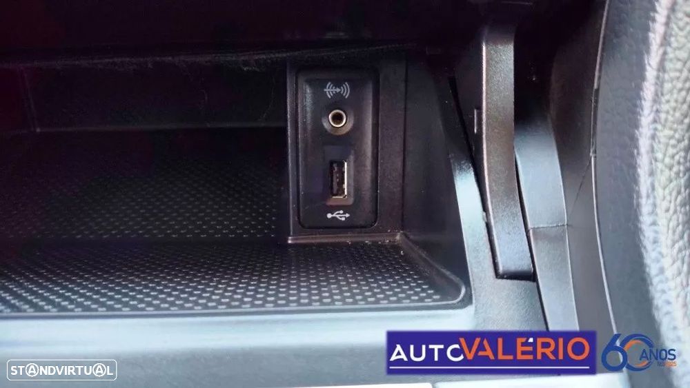 VW Golf Variant 1.6 TDi Confortline DSG - 22