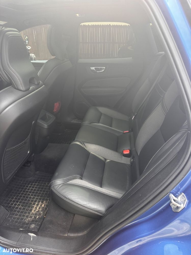 Volvo XC 60 B4 D AWD Ultimate Dark - 10