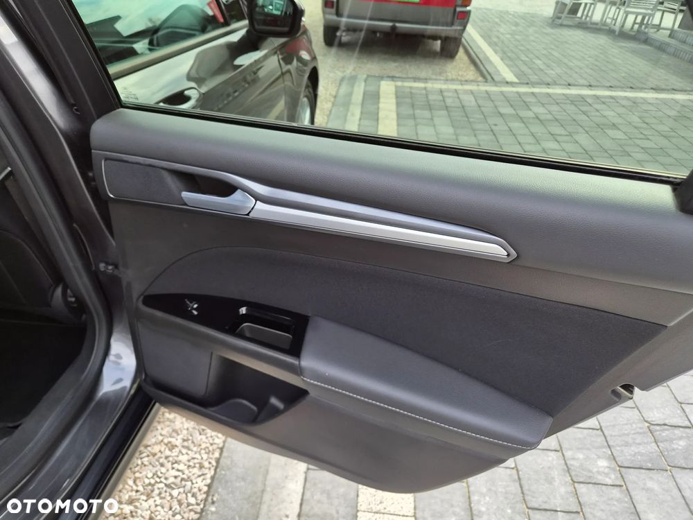 Ford Mondeo - 21