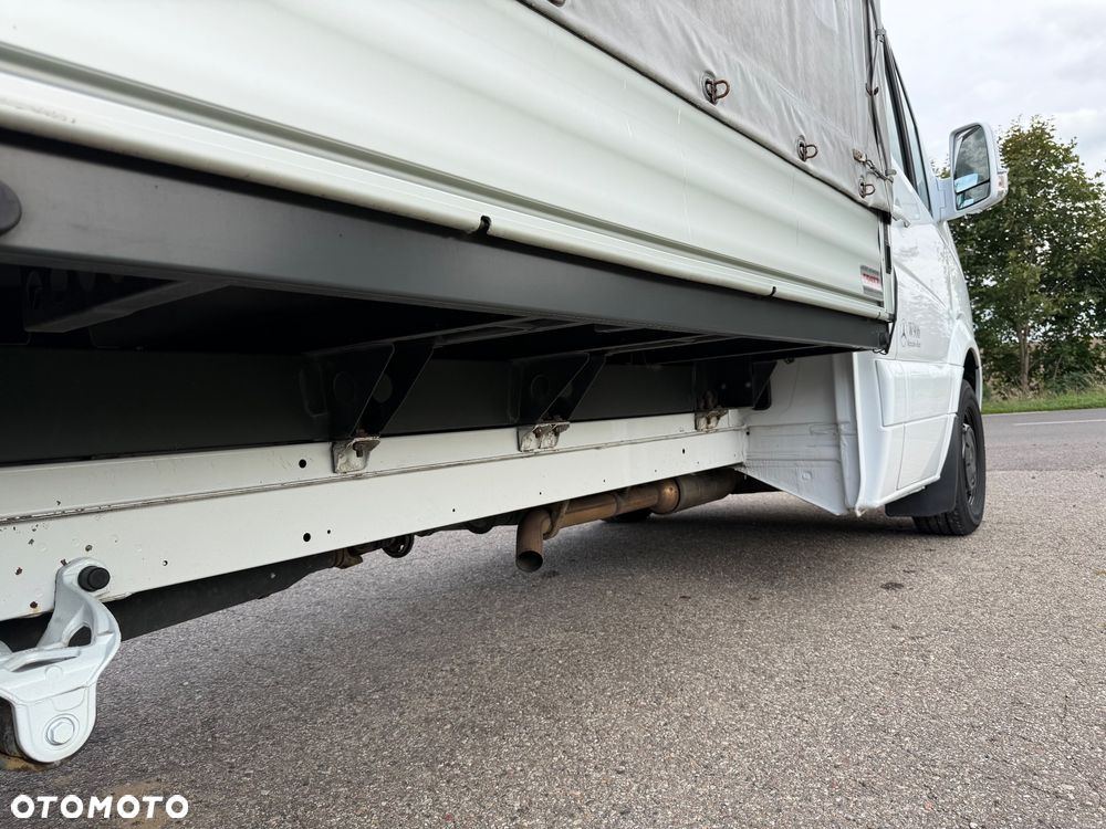 Mercedes-Benz Sprinter - 19