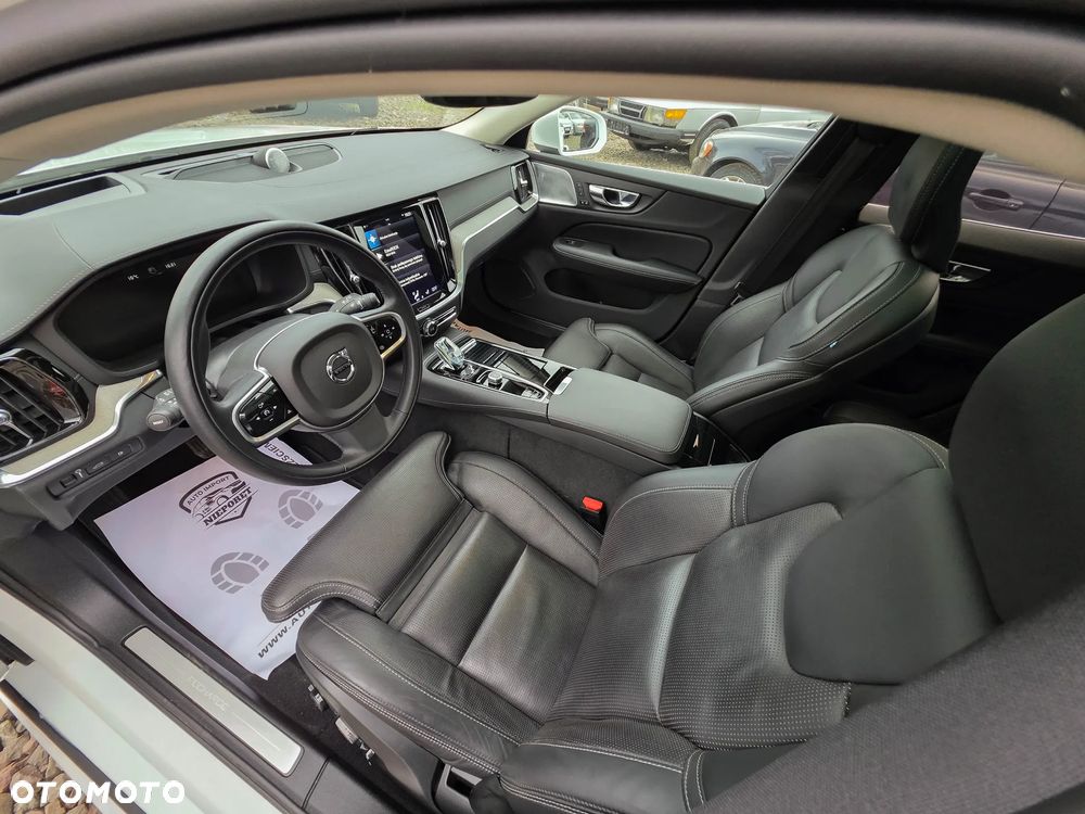 Volvo V60 T6 AWD Twin Engine Geartronic Inscription - 25