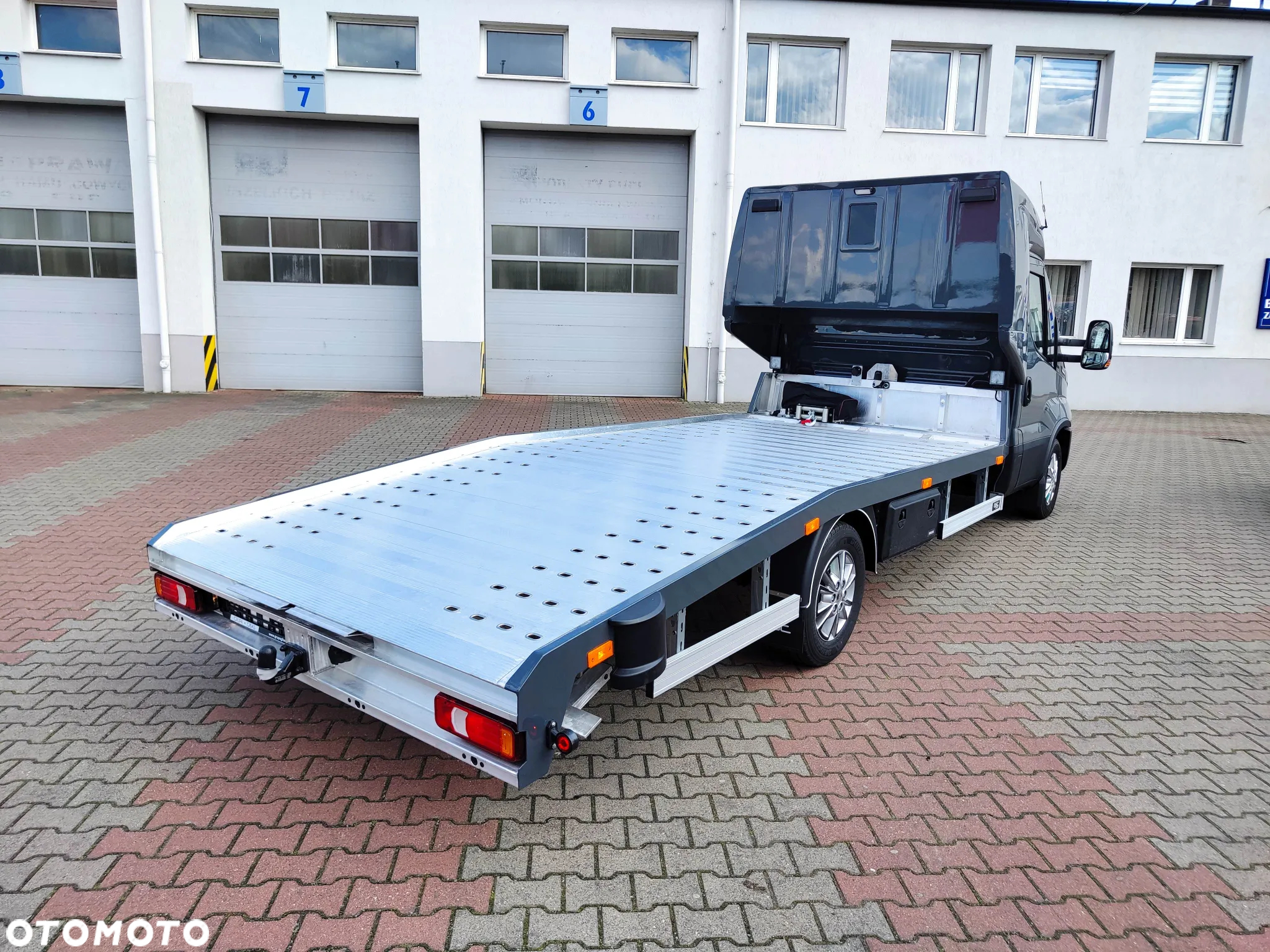 Iveco Daily Autolaweta od ręki ! VDI z kabiną sypialną - 10