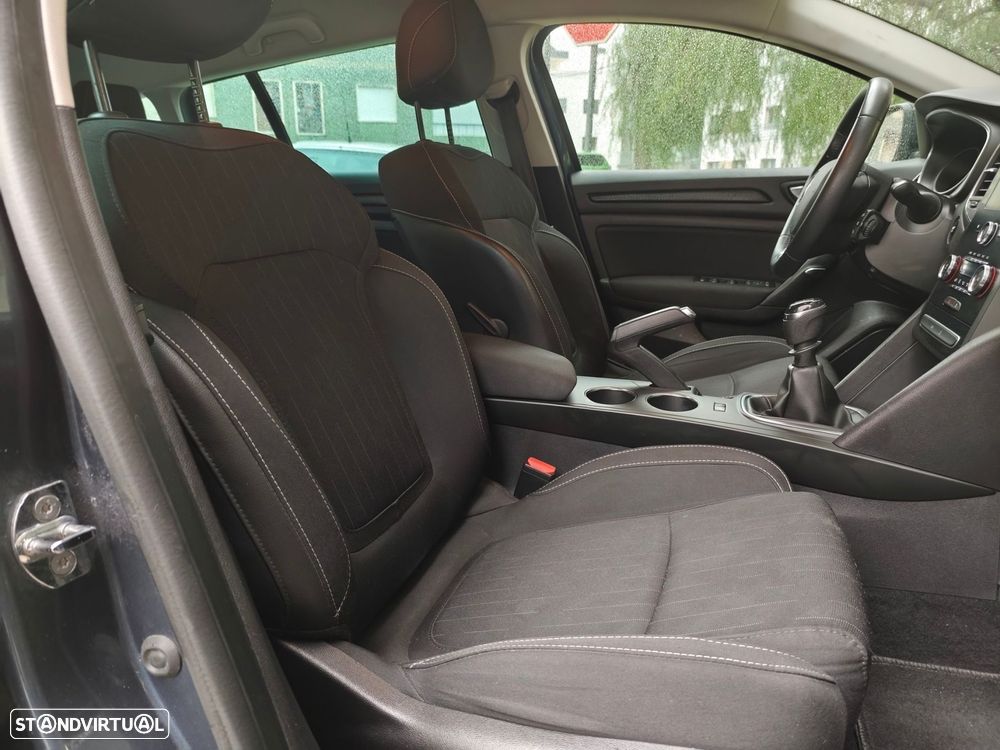 Renault Mégane Sport Tourer 1.3 TCe Limited - 24