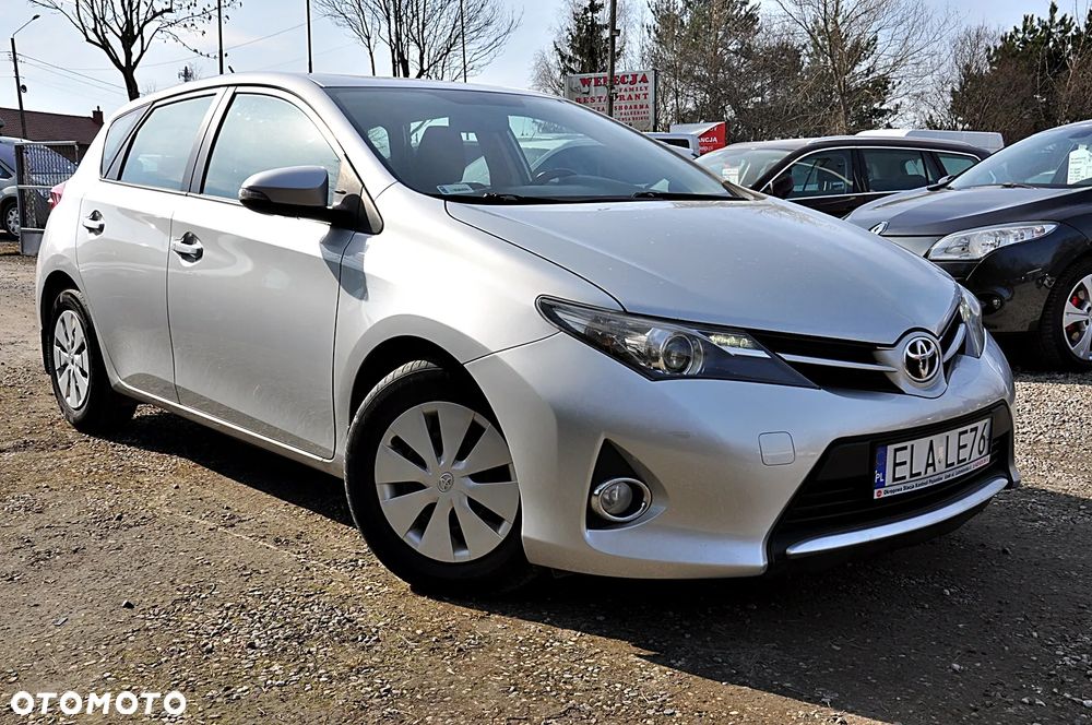 Toyota Auris 1.4 D-4D Luna - 4