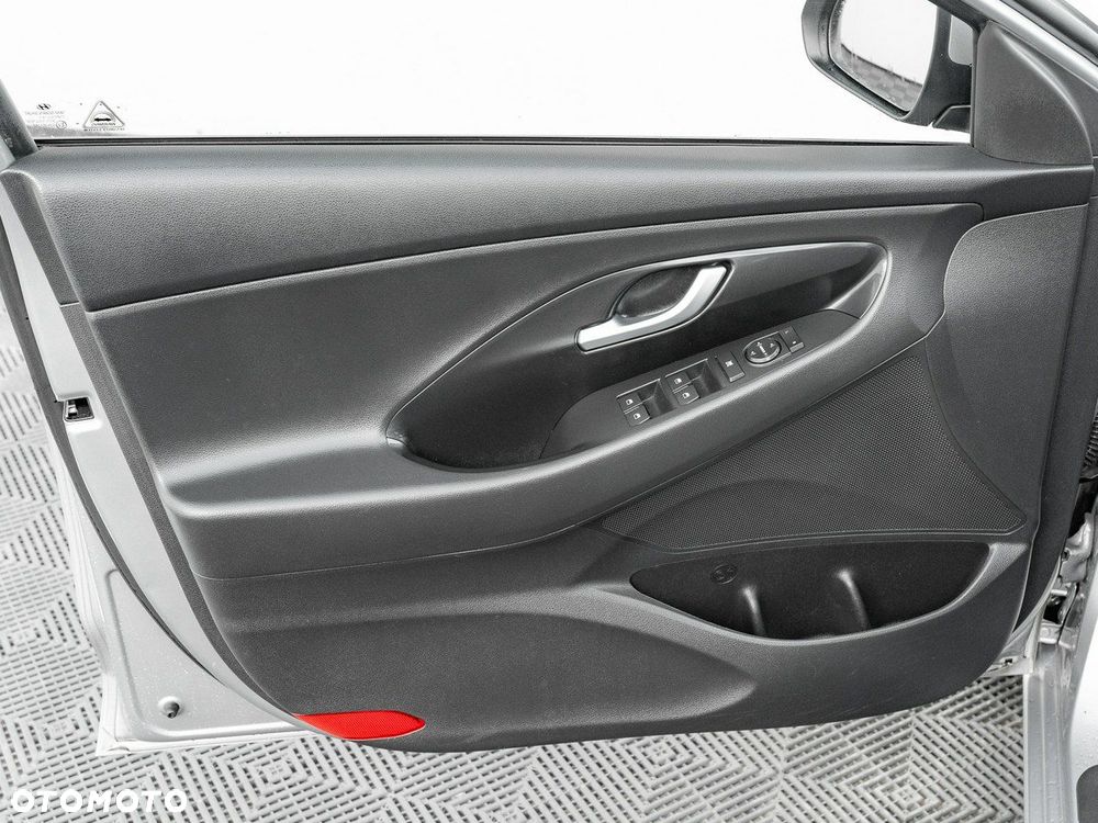 Hyundai i30 1.5 DPI Classic + - 10