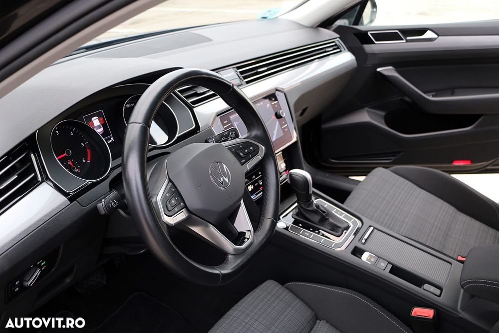 Volkswagen Passat 2.0 TDI SCR DSG Elegance - 5