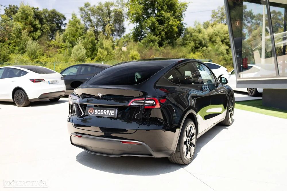 Tesla Model Y Standard - 5