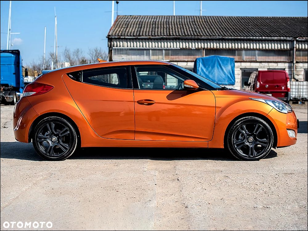 Hyundai Veloster - 10