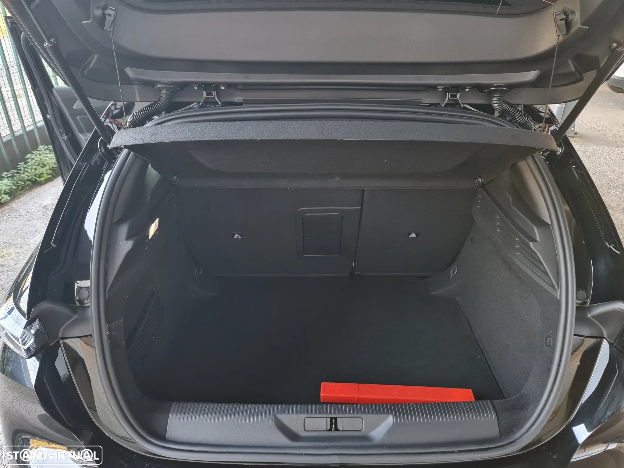 Peugeot 308 PureTech 130 EAT8 GT - 31