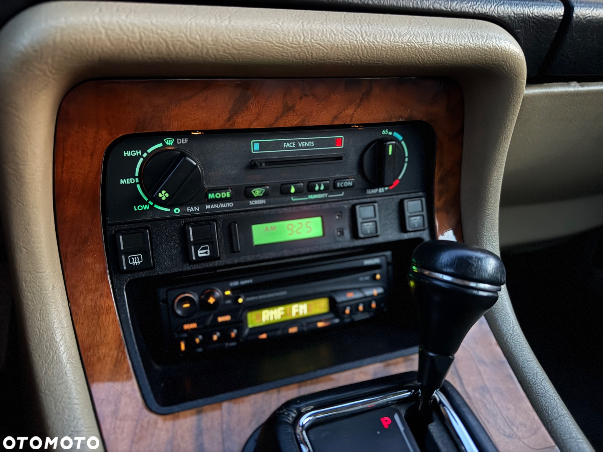 Jaguar XJ - 16