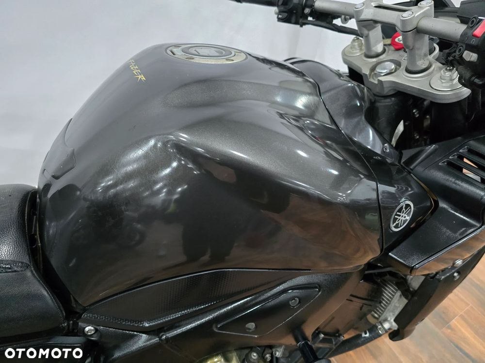 Yamaha FZ - 16