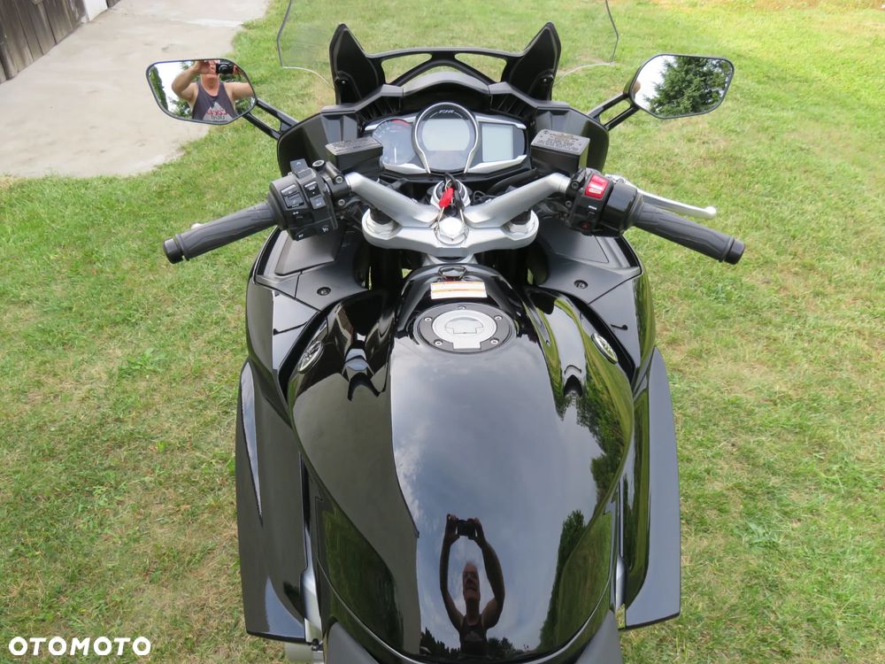Yamaha FJR - 19