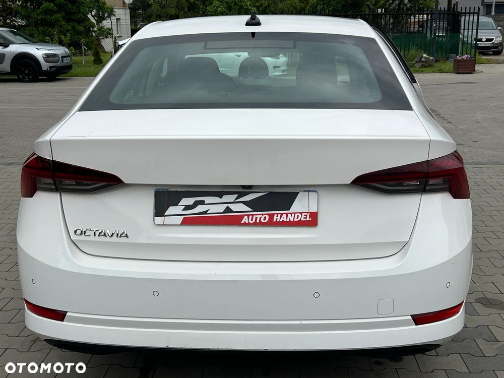 Skoda Octavia 2.0 TDI DSG Ambition - 6