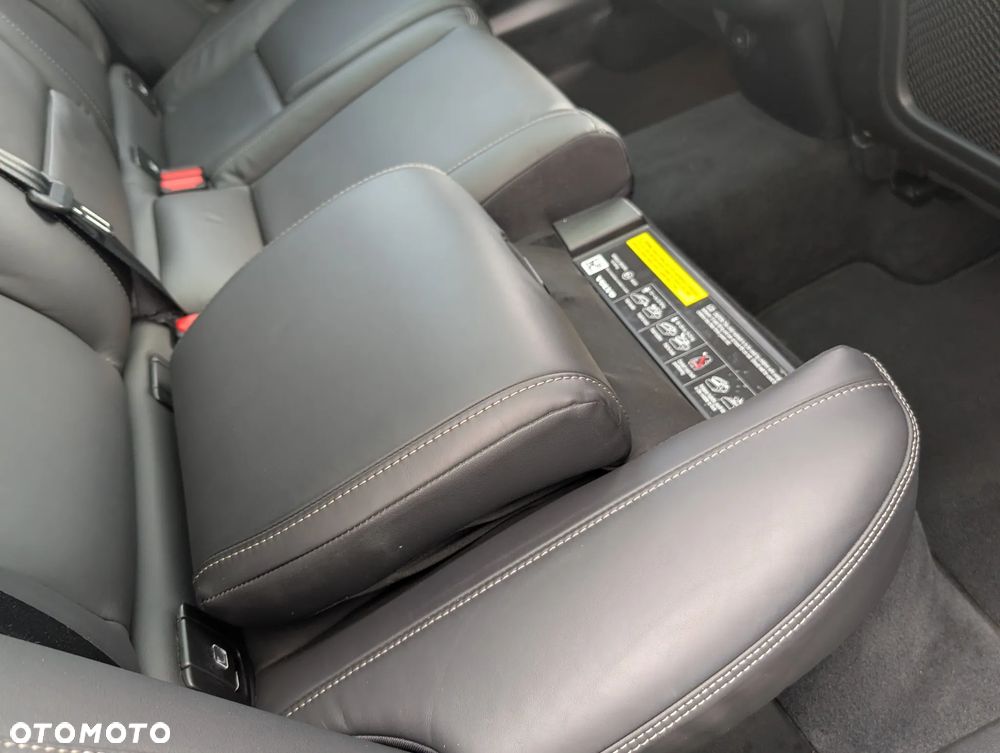 Volvo XC 60 B5 B AWD Ultimate Dark - 18