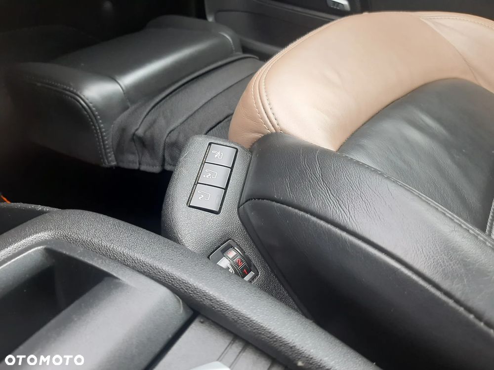 Citroën C4 Grand Picasso 2.0 HDi FAP EGS6 (7-Sitzer) Exclusive - 17