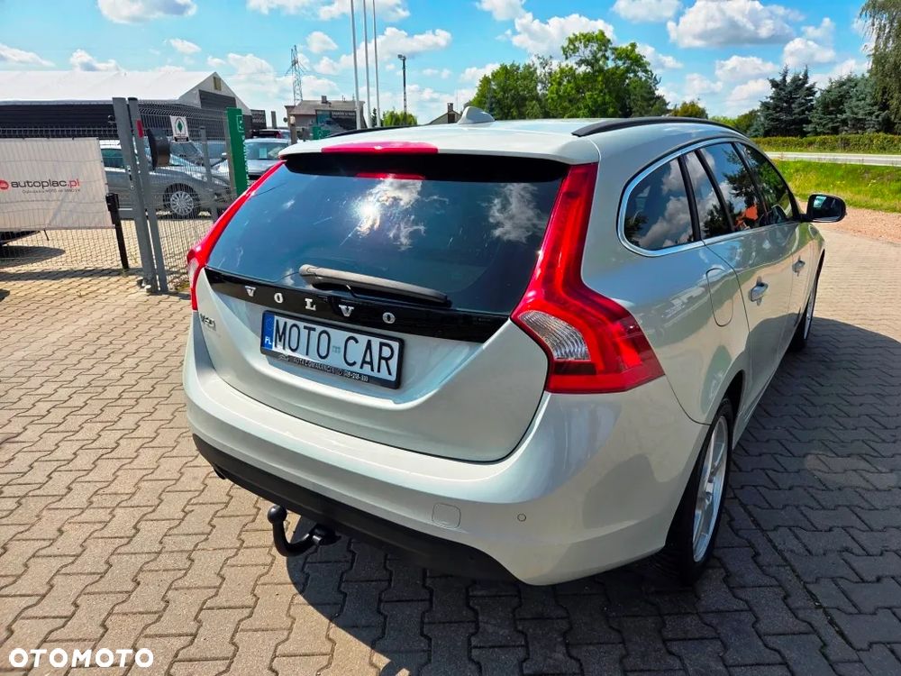 Volvo V60 D2 Momentum - 8