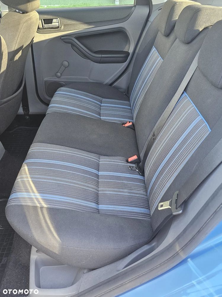 Ford Focus 1.6 16V Connection - 14