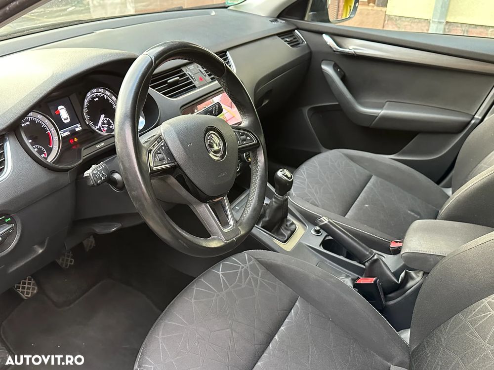 Skoda Octavia 2.0 TDI Clever - 11