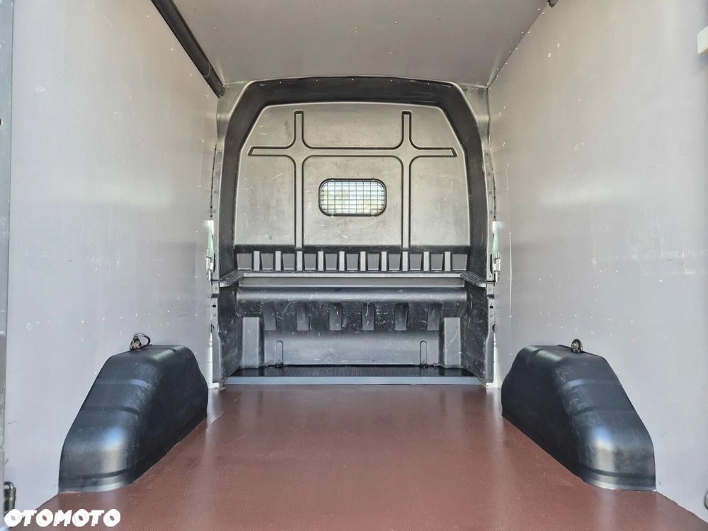 Ford Transit - 11