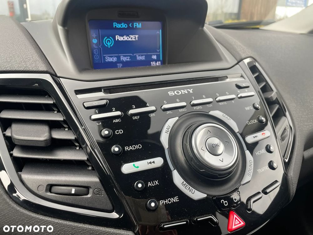 Ford Fiesta 1.0 EcoBoost S&S TITANIUM - 18