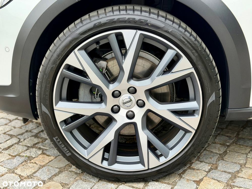 Volvo V90 Cross Country B5 D AWD Ultimate - 35