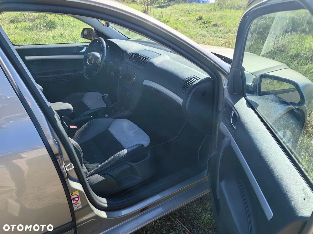 Skoda Octavia 1.6 FSI Classic - 4