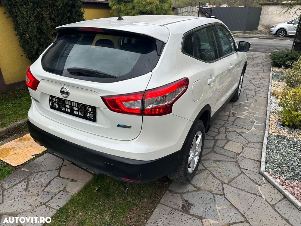 Nissan Qashqai 1.6 DCI Xtronic N-Connecta - 4