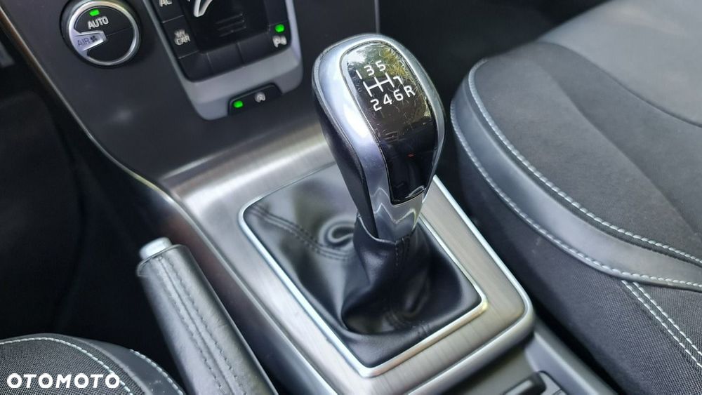 Volvo V40 D2 Momentum - 25