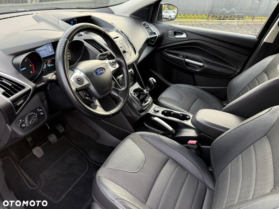 Ford Kuga 2.0 TDCi 2x4 Titanium - 17