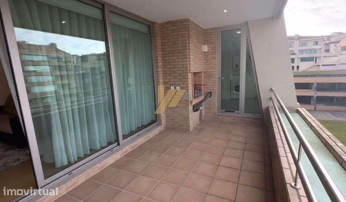 Apartamento T3 duplex em condomínio fechado com piscina - Grande imagem: 2/26