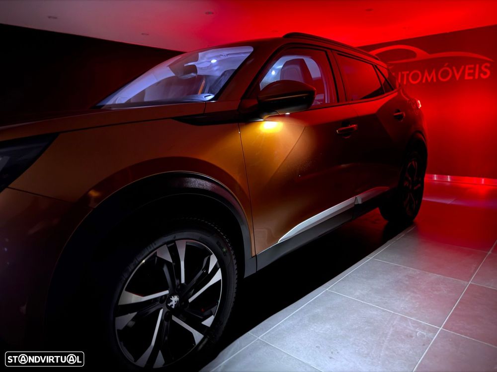 Peugeot 2008 1.5 BlueHDi Allure EAT8 - 38